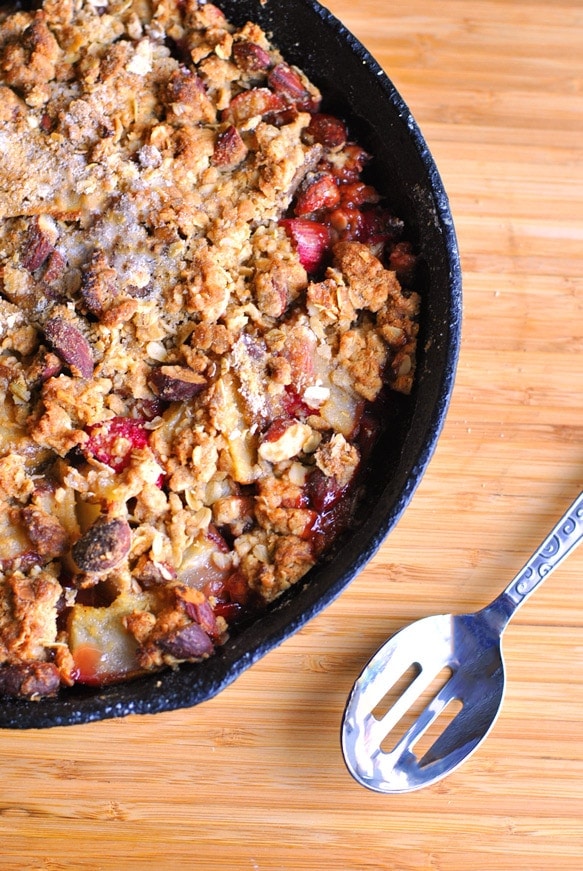 rhubarb pear almond crumble