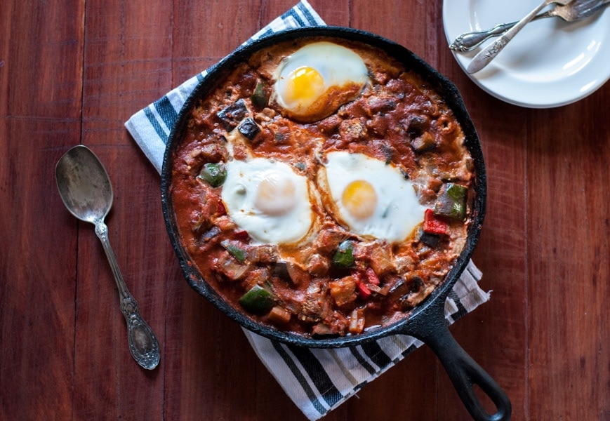 Shashuka is a delicious and heatty meal you can eat any time of day | @cookiedesire #vegetarian #glutenfree