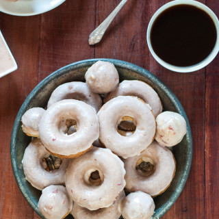 These baked plum spice doughnuts are seriously to die for! Not to mention perfect for the holidays.