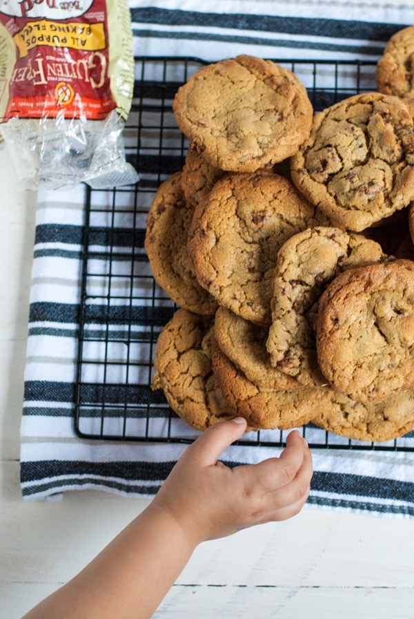 These white chocolate peanut butter cookies with candied pecans are literally the best cookies I've ever had. I'll never use another cookie recipe. 