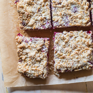 These cranberry crumb bars so so delish.