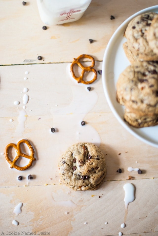 Beer and Pretzel Caramel Stuffed Chocolate Chip Cookies ...