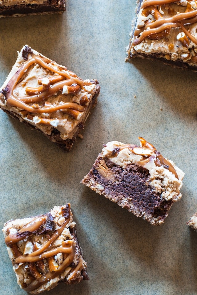 chocolate peanut butter brownies with pretzel crust