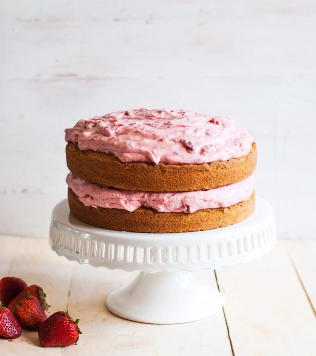 butter cake strawberry frosting