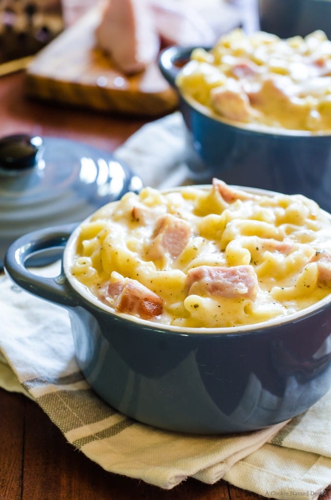 Spicy mac and cheese with smokehouse ham