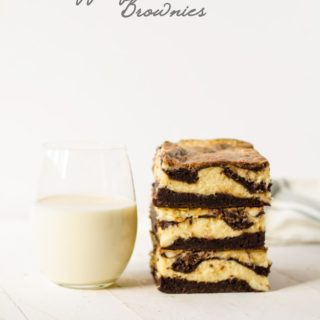 Eggnog Cheesecake Brownies - basically the best holiday dessert ever. It will even win over those eggnog haters!