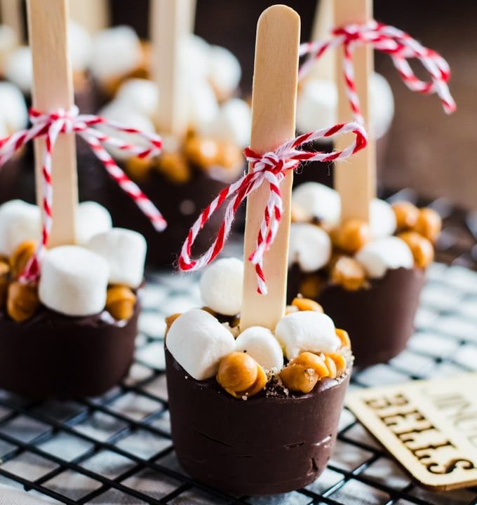 Mocha salted caramel hot chocolate on a stick - a great last minute gift for anyone this holiday!