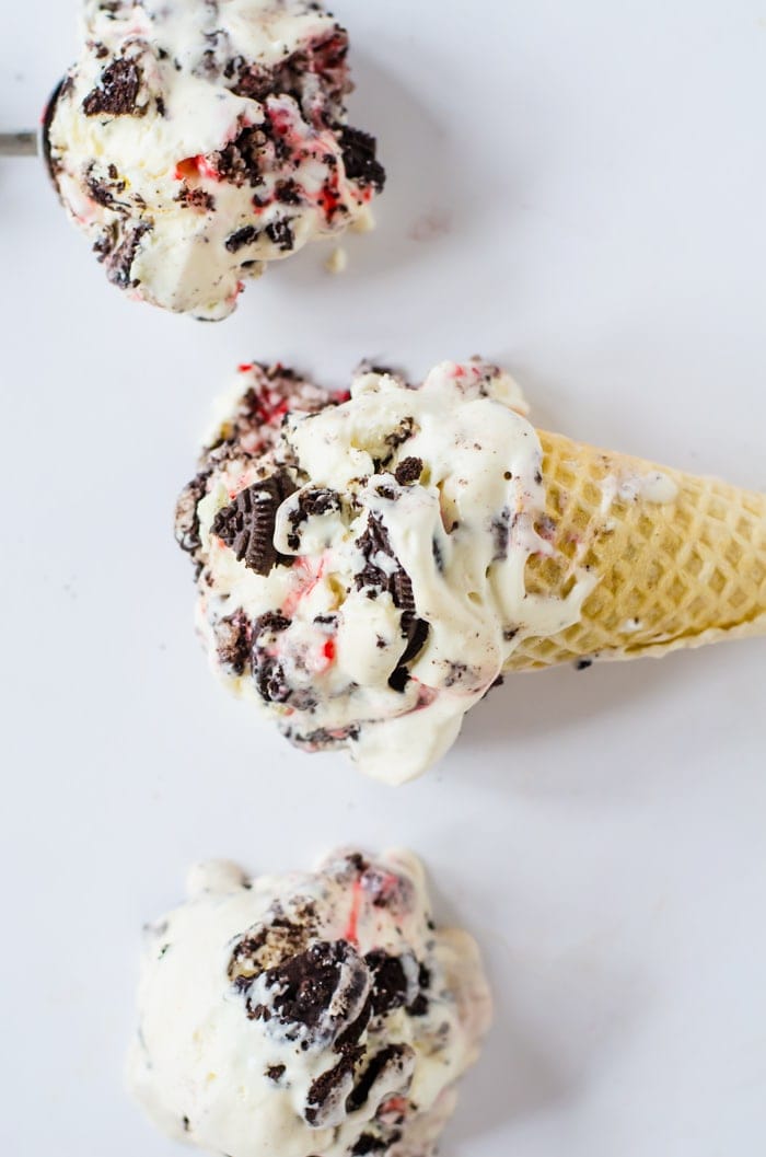 This easy no-churn oreo peppermint ice cream is a delicious way to enjoy the holidays. This easy ice cream recipe takes only minutes to put together for dessert.