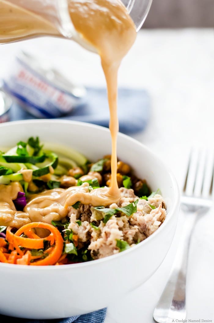 Healthy Thai tuna power bowl - the perfect healthy lunch recipe you can prep on the weekend and eat all during the work week! 