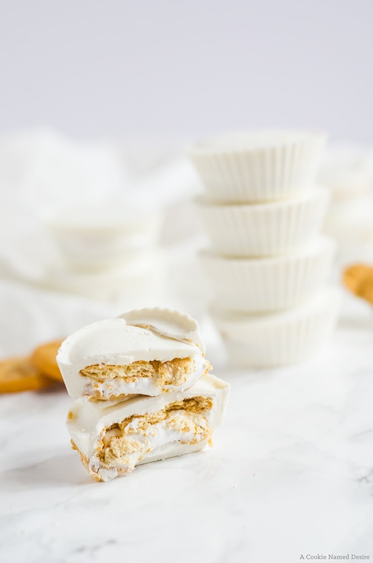 ritz crackers with peanut butter and marshmallow fluff