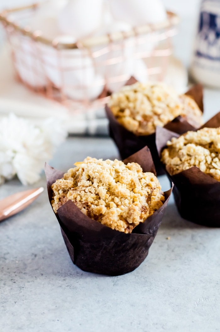 Carrot cake muffins with crumb topping. This lightly sweet muffins make a wonderful breakfast or snack