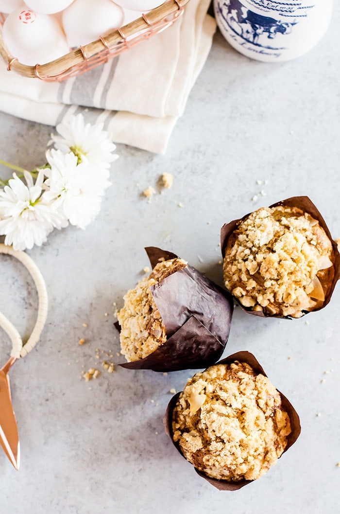 Carrot cake muffins with crumb topping. This lightly sweet muffins make a wonderful breakfast or snack