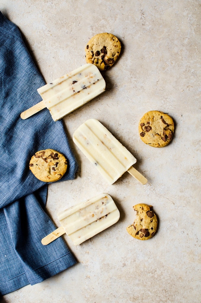 Cool down this summer with cookies and milk popsicles using your favorite childhood cookies! 