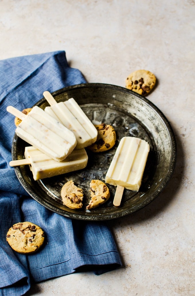 These milk and cookie popsicles are so good, you'll be sneaking them from your kids!