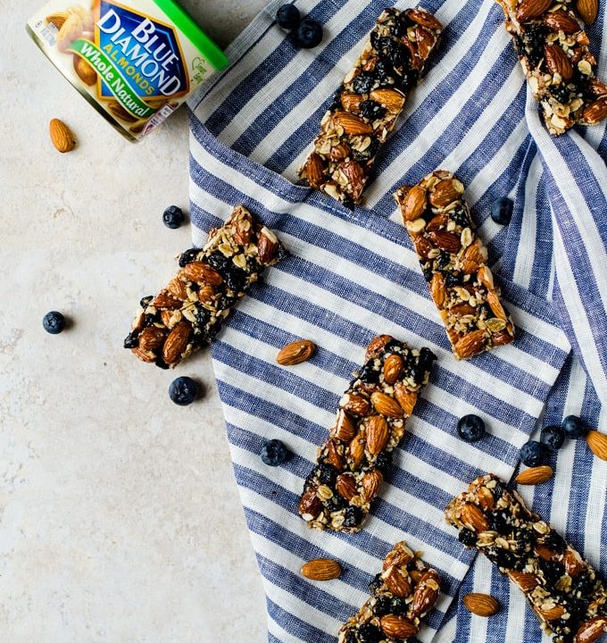This blueberry vanilla almond granola bar is the perfect way to keep going this summer when you need that extra bit of fuel.