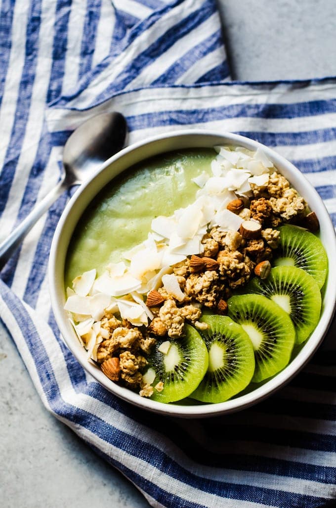 A tasty key lime smoothie bowl to take your tastebuds on a mini vacation with every bite