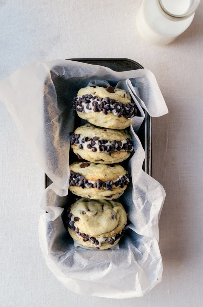 cannoli cookie sandwiches