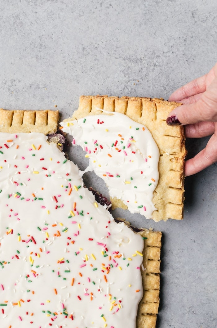 Tasty strawberry pop tart pie that no one will resist