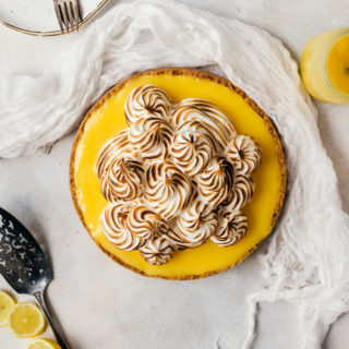 A sweet and tangy lemon meringue cheesecake that everyone will adore