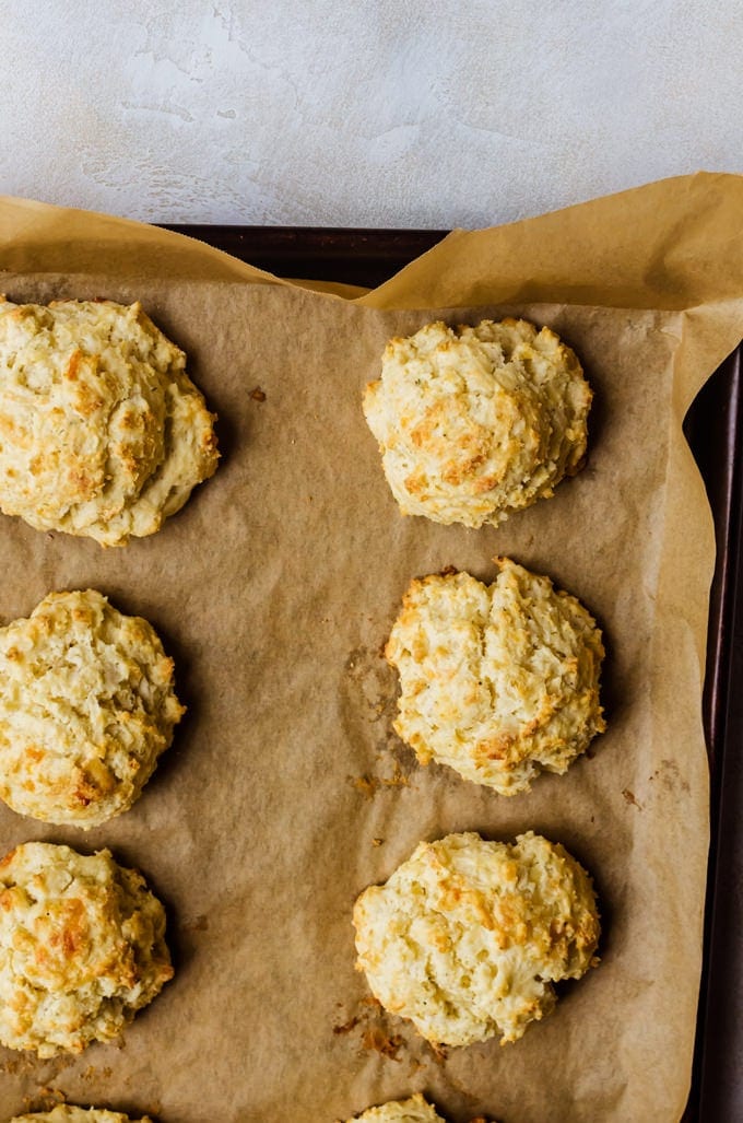 Fluffy garlic cheddar biscuits better than anything you've ever had before