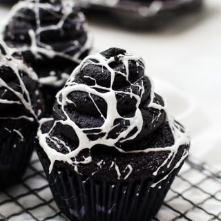 straight on spiderweb cupcakes