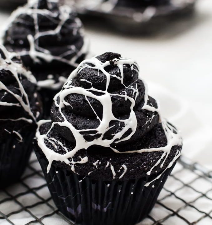straight on spiderweb cupcakes