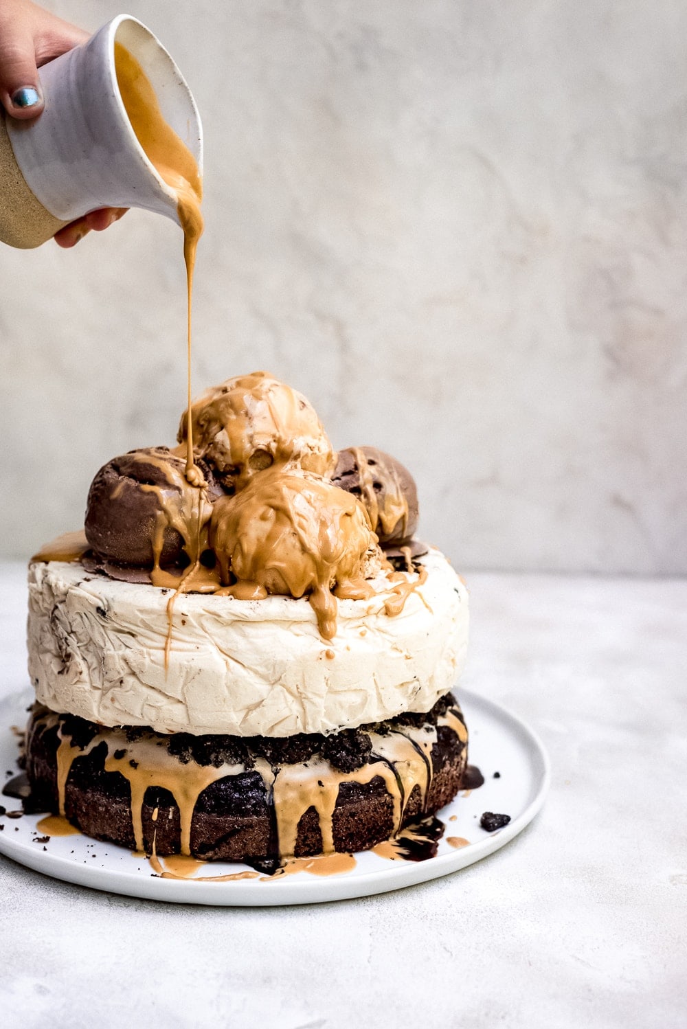 Peanut Butter Chocolate Ice Cream Cake - The Sugar Coated Cottage