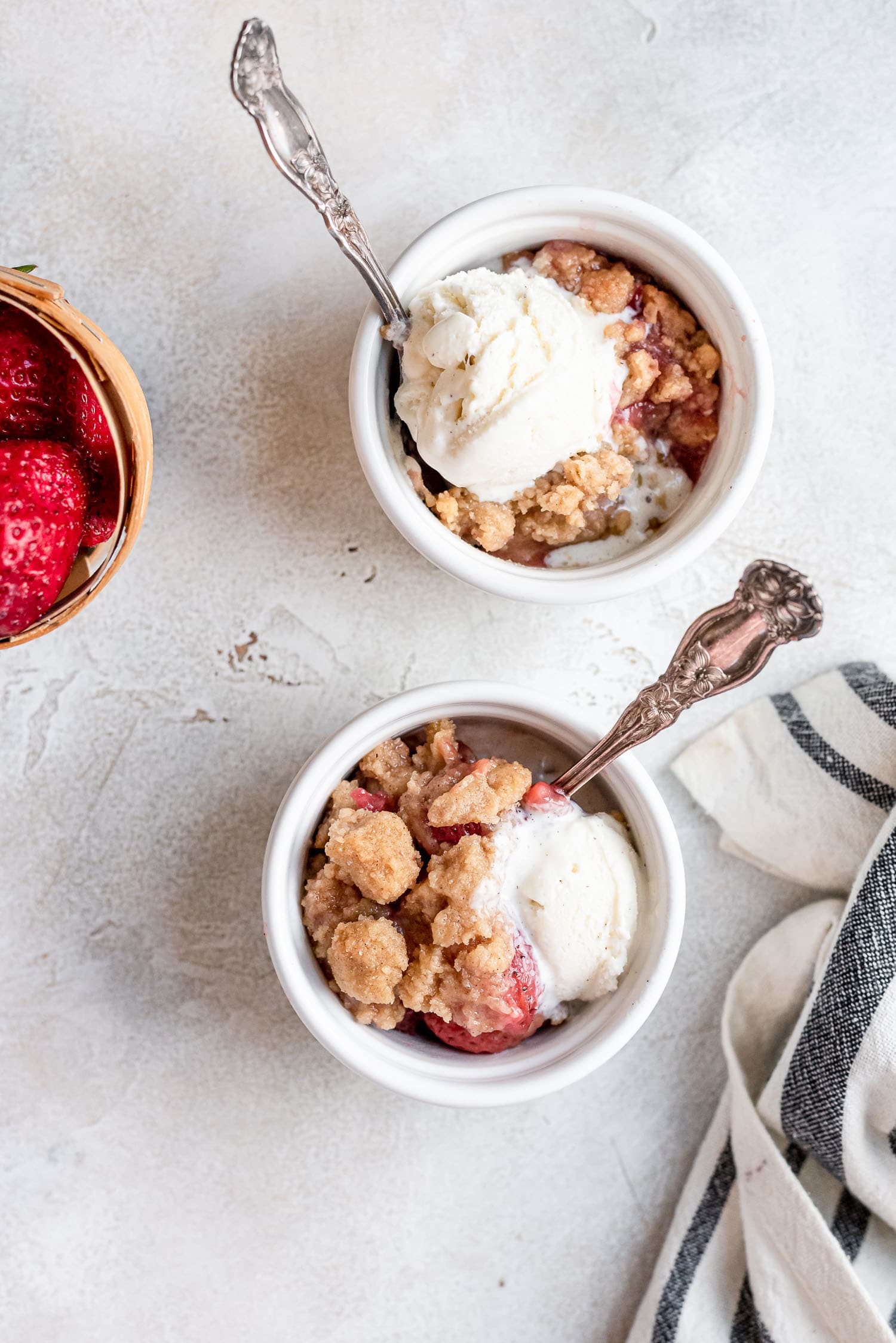 small bowls of crumble with ice cream